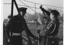 Fotografie Festlegung des neuen Grenzverlaufs 1949 an der Brueggenhuette.