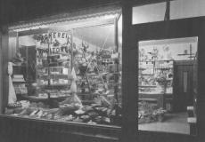 Schaufenster der Bäckerei in den 50er Jahren.