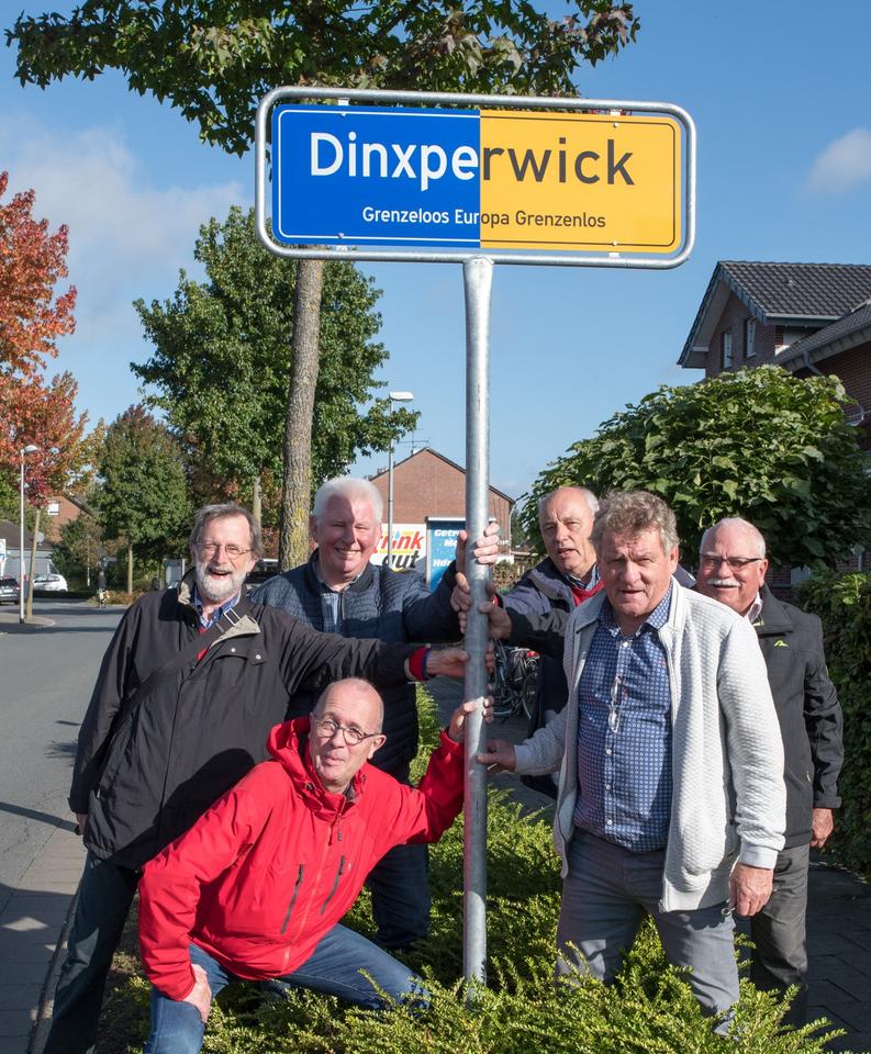Das neue Ortsschild Dinxperlo an der Sporker Straße